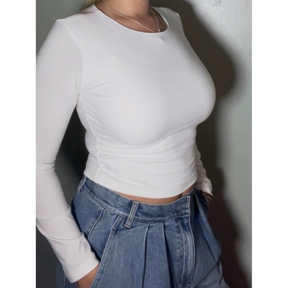 Pink Rose White Long-Sleeve Fitted Crewneck Top